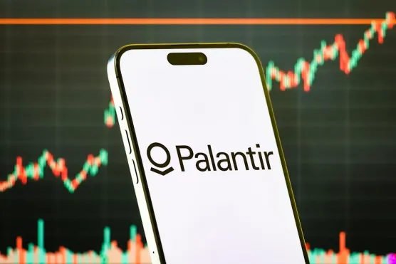 Palantir (PLTR): 70% revenue growth, 137% commercial growth - Palantir's Q4 earnings reportimage
